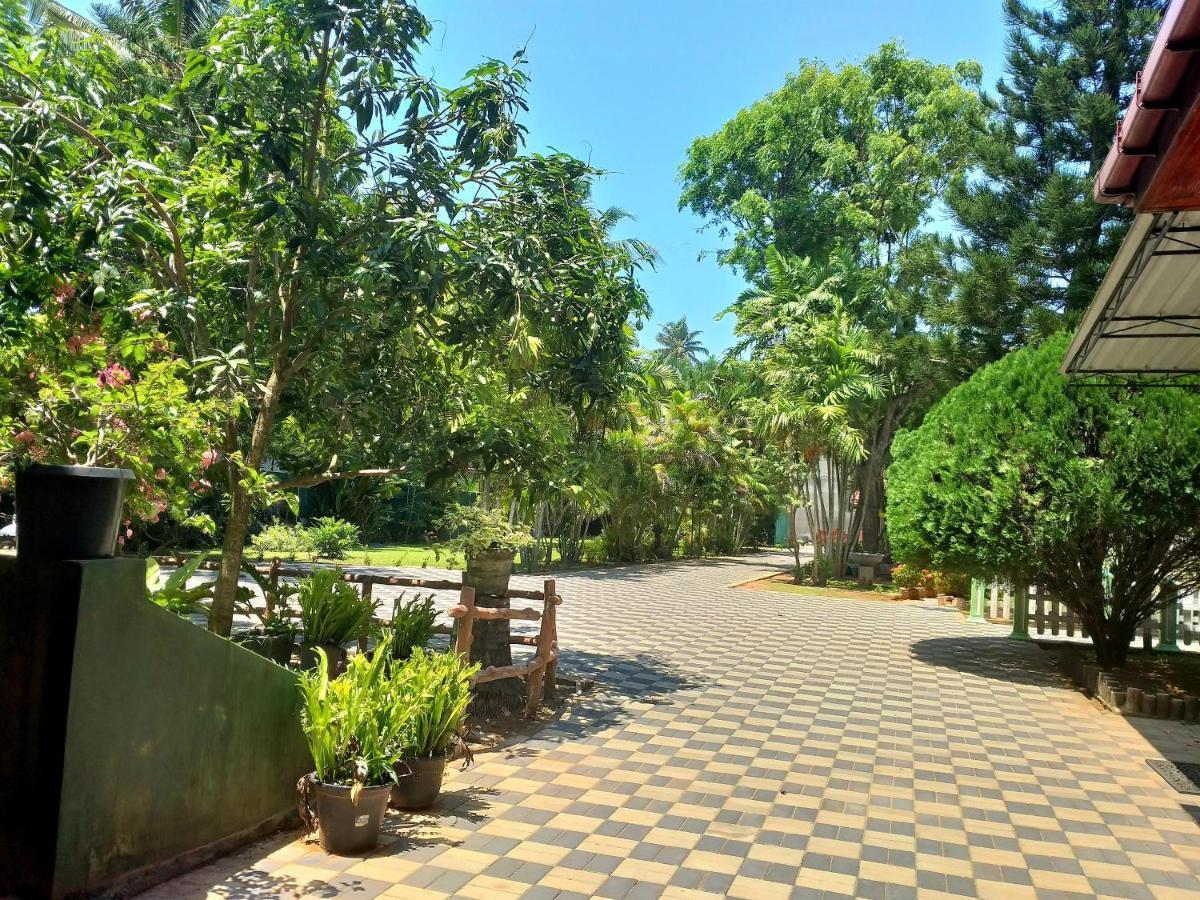 Hotel Tk Green Garden Matara Exterior photo